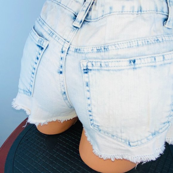 Rue 21 Retro Looking Yoke Jean Shorts 1/2 - Picture 6 of 11